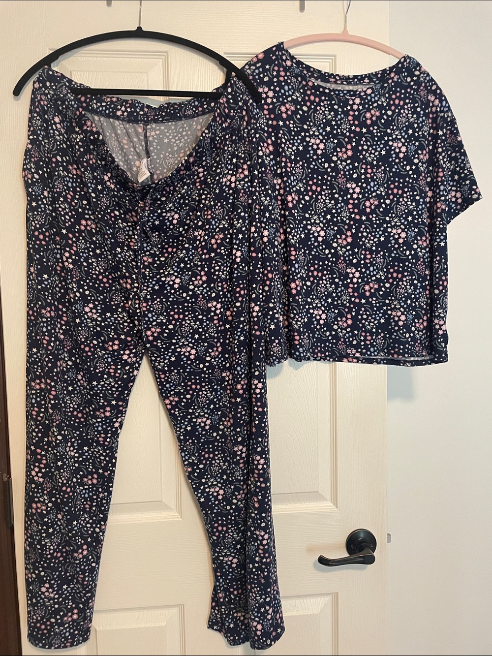 Pajama Set Two-Piece Navy & Pink Floral
Size XXL